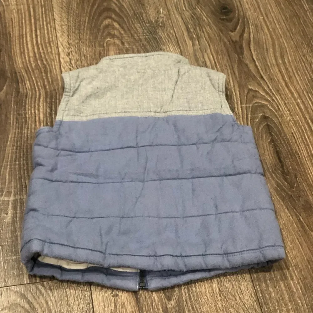 Boys Carter’s Jacket Vest Size 24m Cozy White and Black Fleece